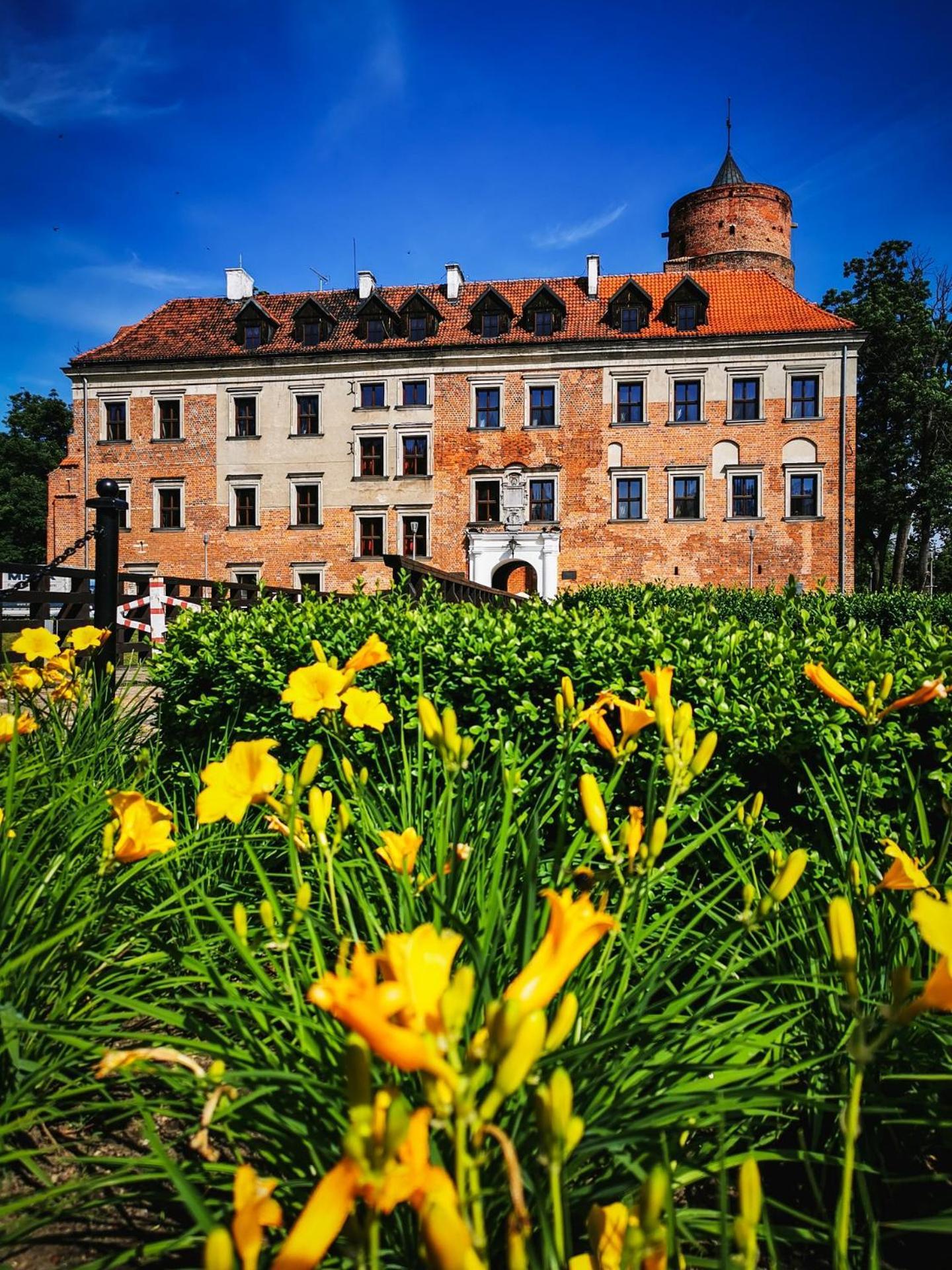 Aparthotel Zamek Uniejów Exterior foto