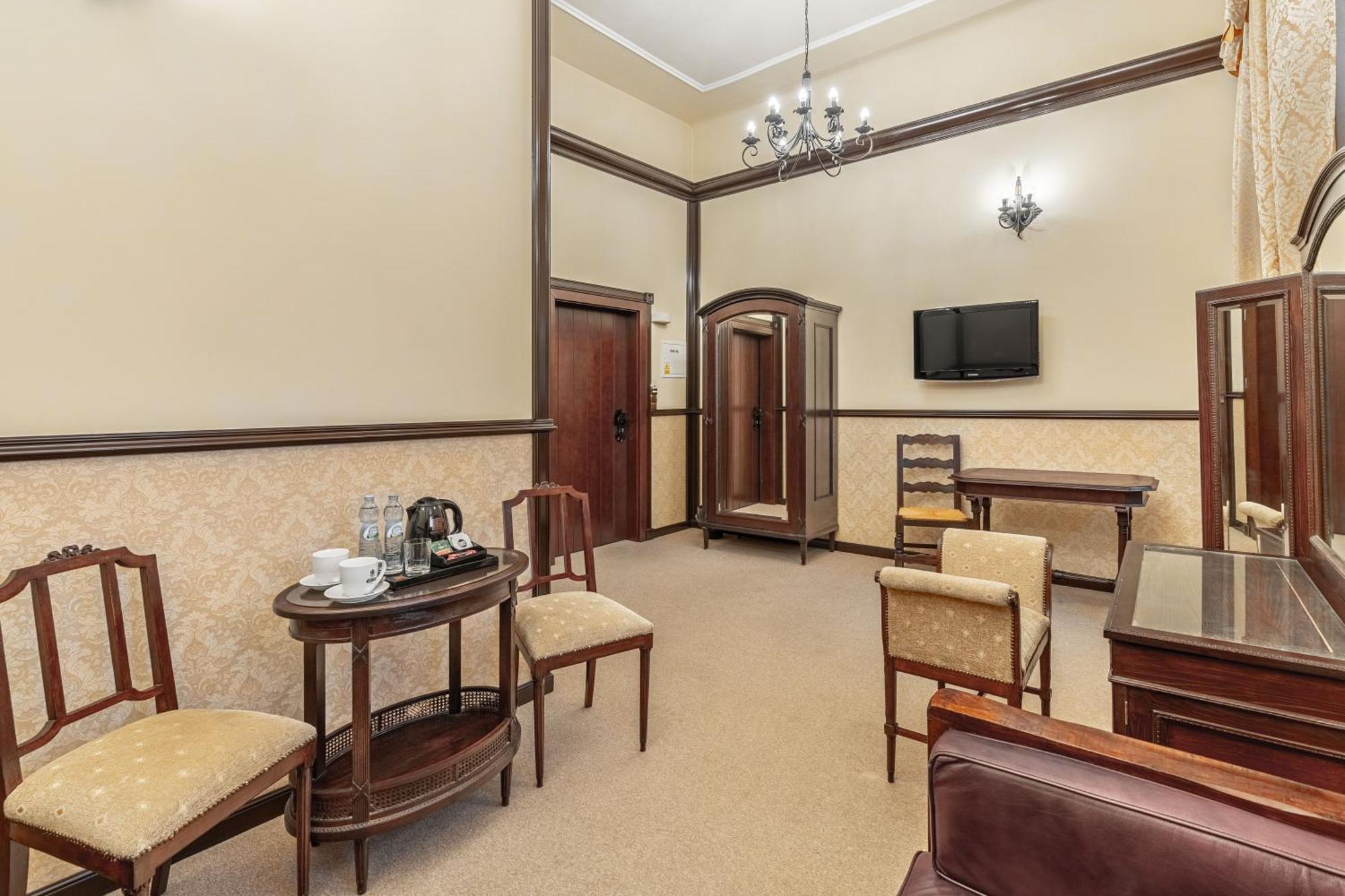 Aparthotel Zamek Uniejów Exterior foto