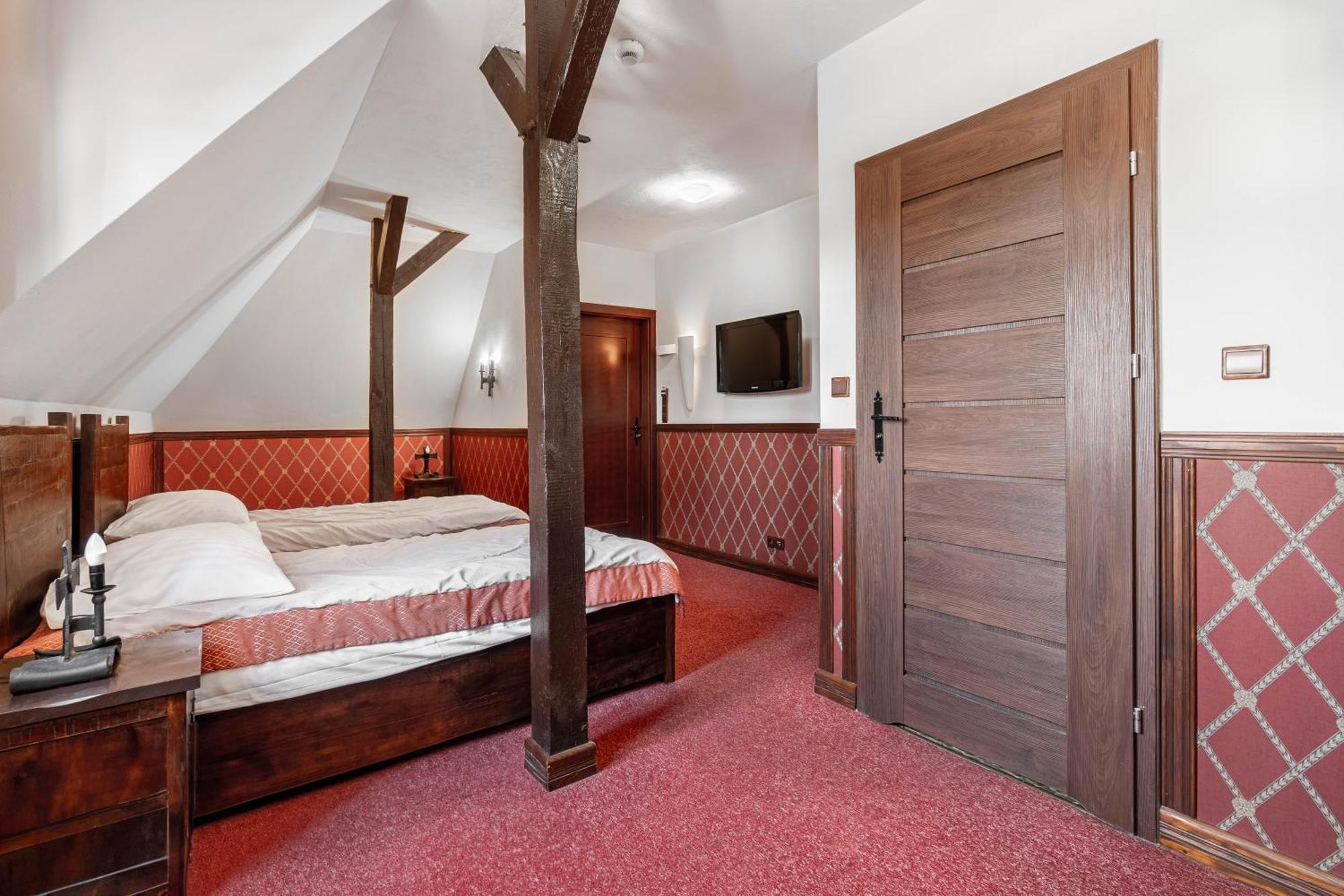 Aparthotel Zamek Uniejów Exterior foto