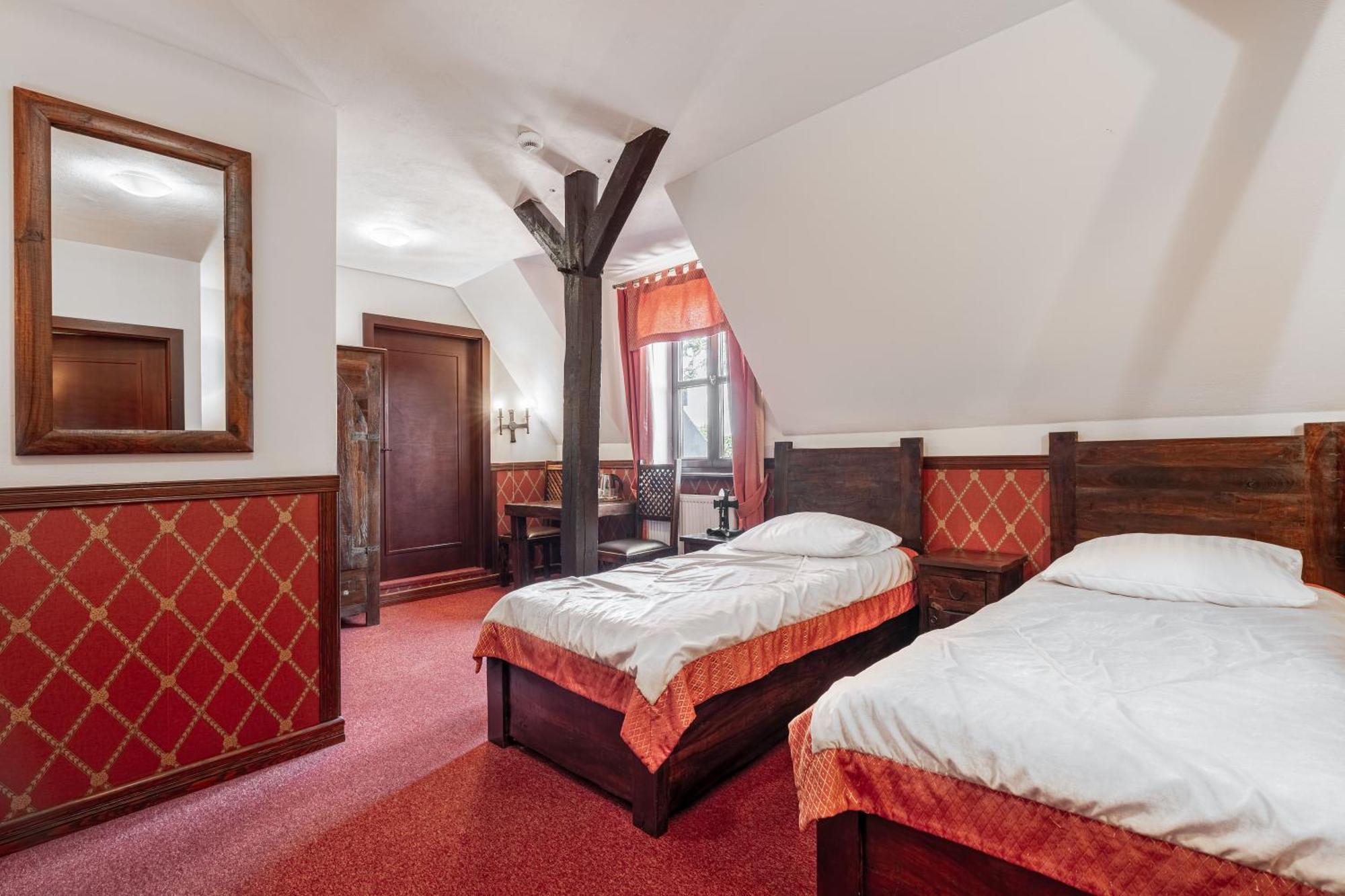 Aparthotel Zamek Uniejów Exterior foto